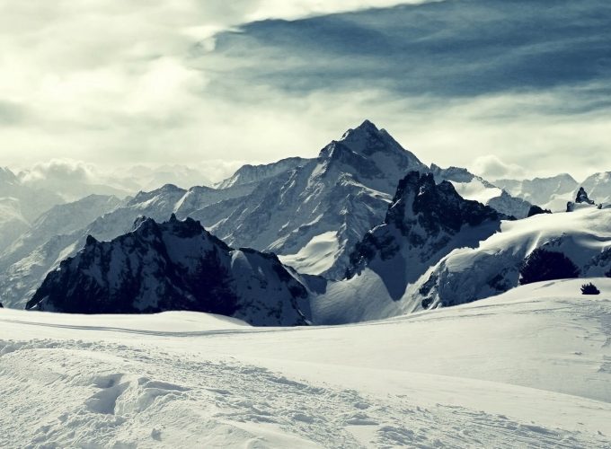 #MountTitlis #Titlis #Switzerland #Alps #AlpineAdventures #SnowAdventure #Skiing #Snowboarding #PanoramicViews #MountainLovers #TravelInspiration #TravelGram #InstaTravel #NaturePhotography #OutdoorLife #WinterWonderland #ExploreSwitzerland #BucketListDestination #AdventureAwaits #DiscoverMore #TravelAwesome #TravelAddict #InstaGood